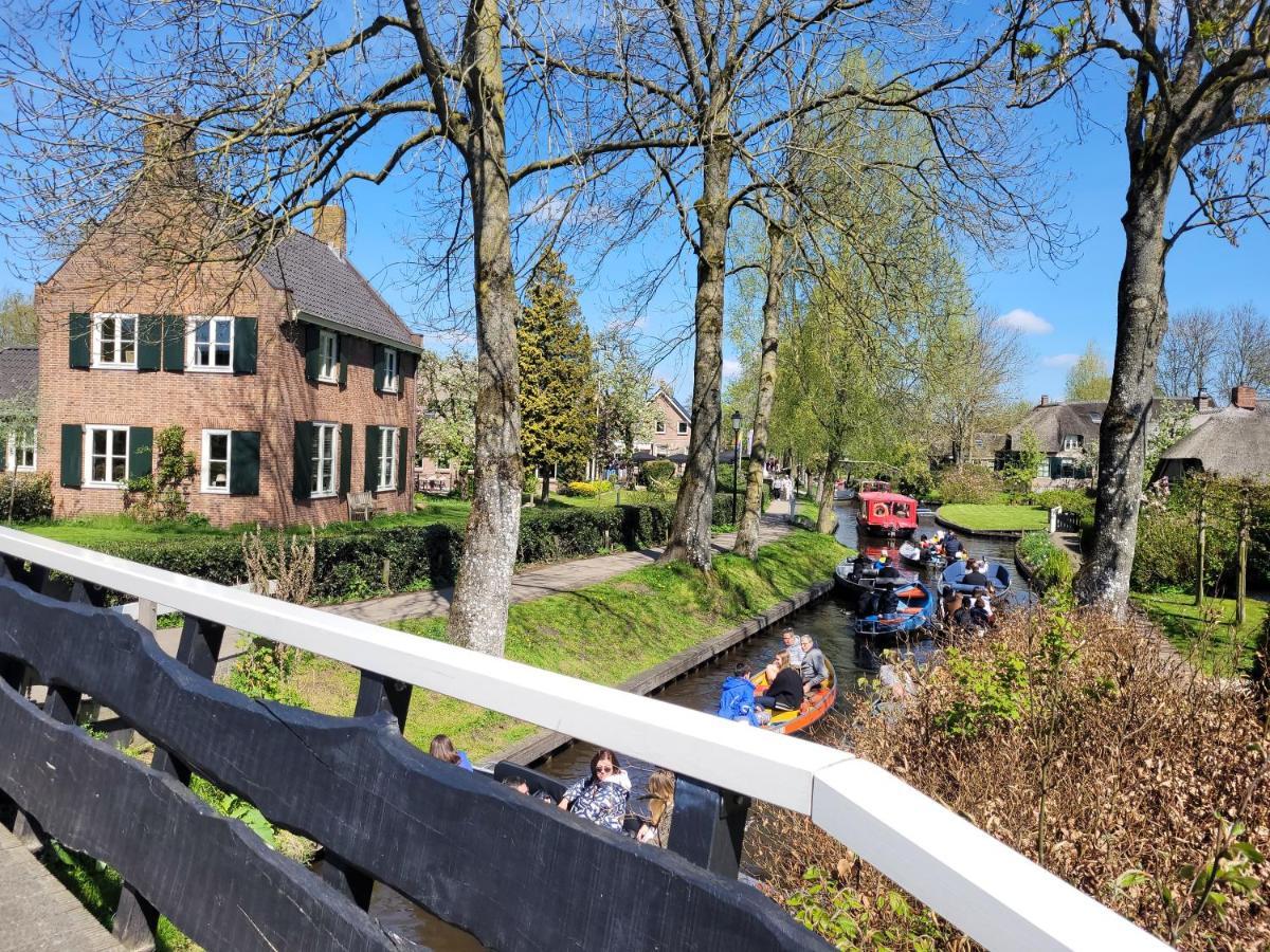 B&B Villa Giethoorn - Canalview, Privacy & Parking Luaran gambar