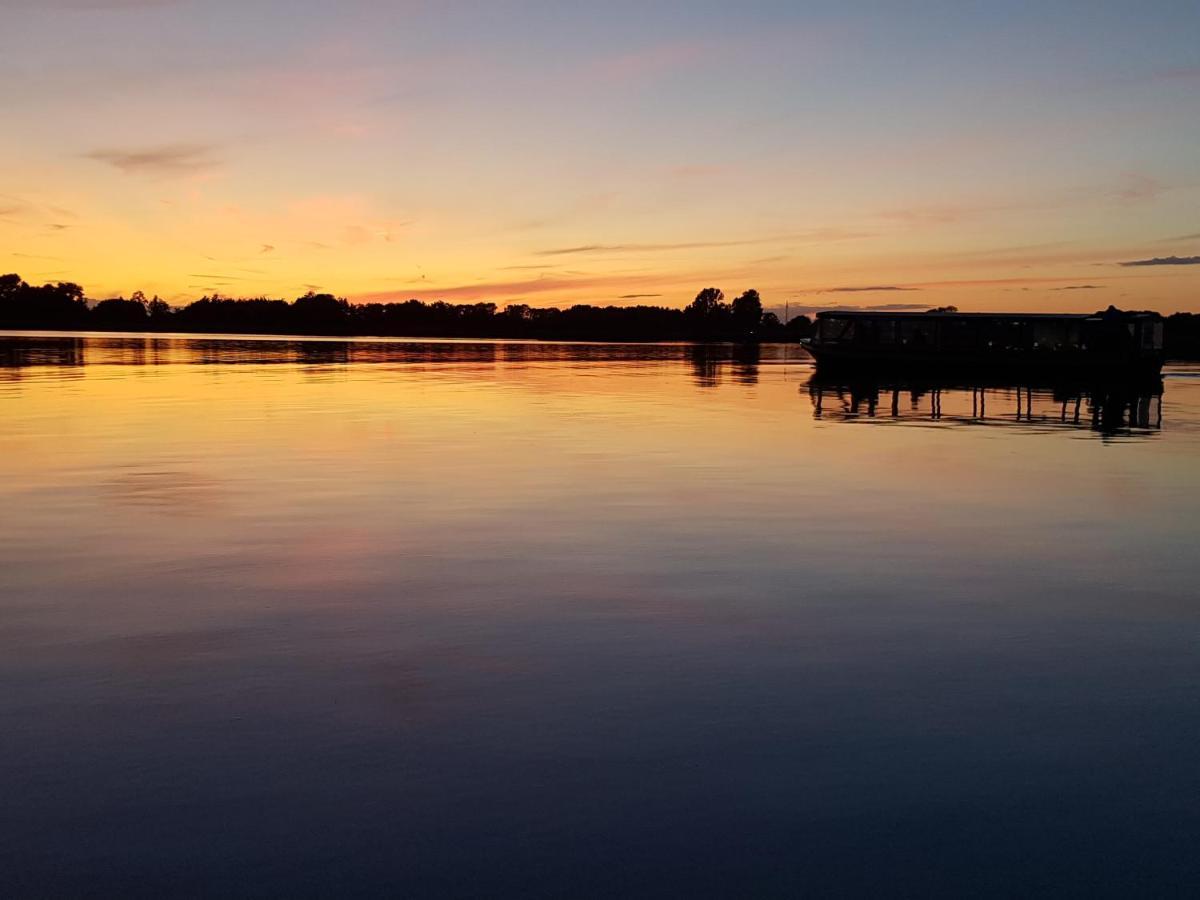 B&B Villa Giethoorn - Canalview, Privacy & Parking Luaran gambar