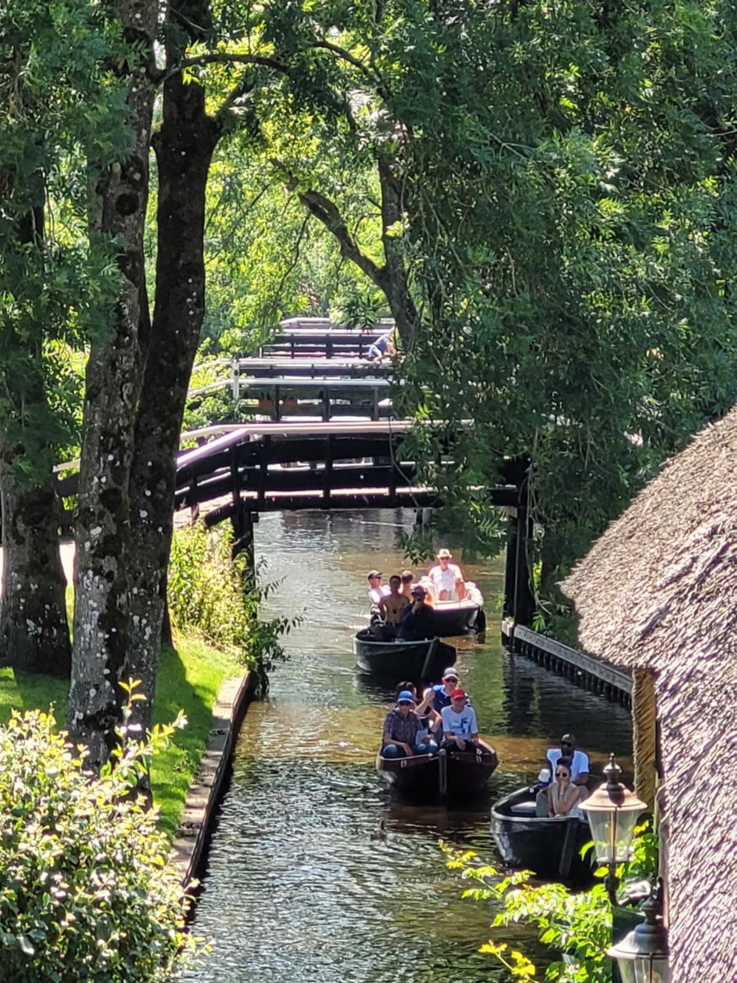 B&B Villa Giethoorn - Canalview, Privacy & Parking Luaran gambar